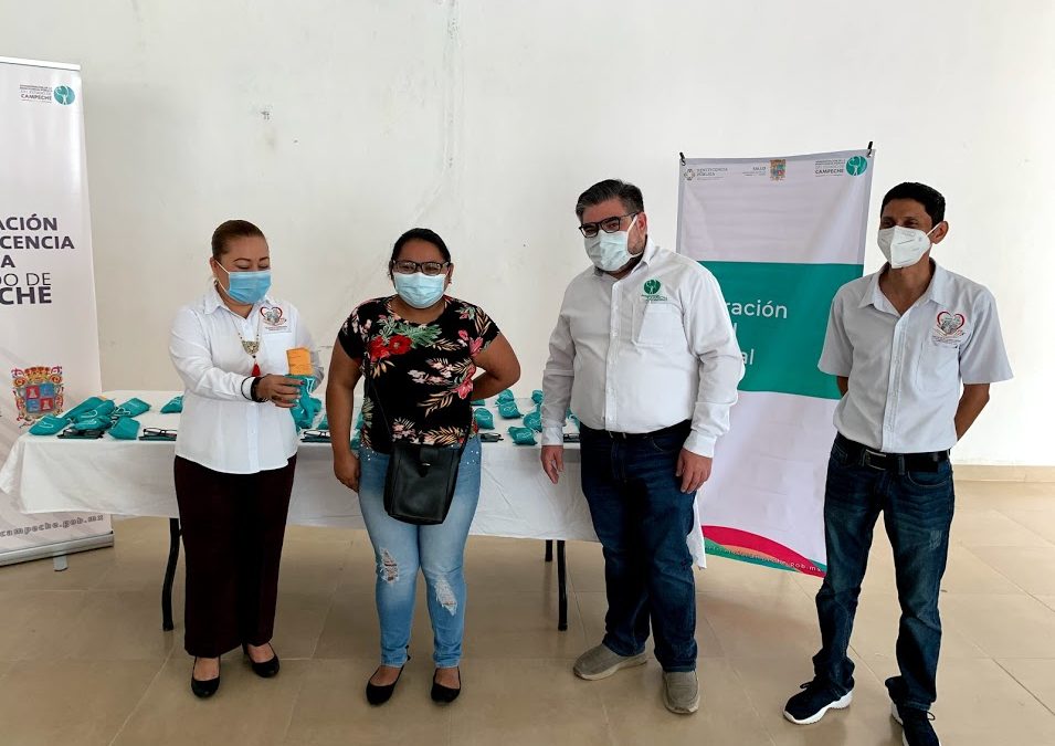 Entrega de Lentes de la acción conjunta de Salud Visual en el municipio de Calakmul