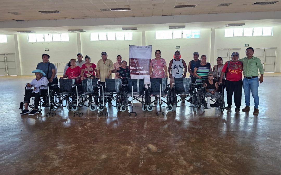 Entrega de beneficios de movilidad en el municipio de Escárcega